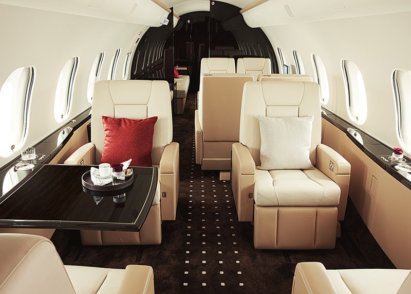 Global 5000 interior